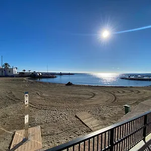 https://apartman-marbella-el-faro.1costadelsol.com